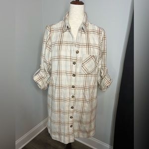 Boutique. Med, Cream/Tan